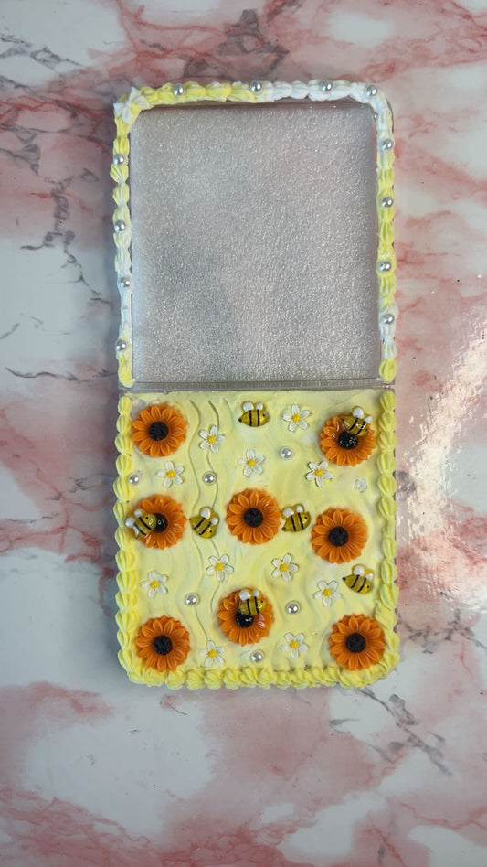 Jaimee’s Pocketful Of Sunshine ☀️🐝 Decoden Case 🌻| All Models Available