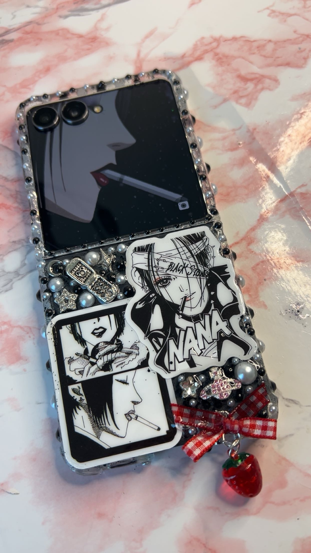Lily's Nana Strawberry Junk Case 🍓🖤